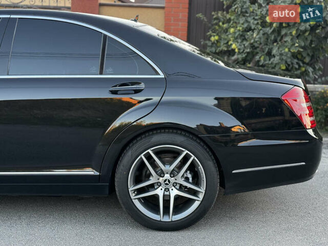 Черный Мерседес С Класс, объемом двигателя 3 л и пробегом 279 тыс. км за 18499 $, фото 30 на Automoto.ua