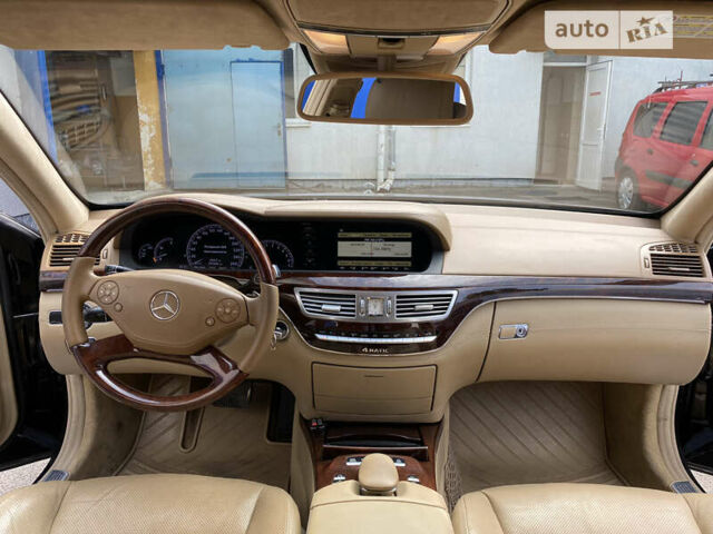 Черный Мерседес С Класс, объемом двигателя 5.46 л и пробегом 296 тыс. км за 17500 $, фото 12 на Automoto.ua