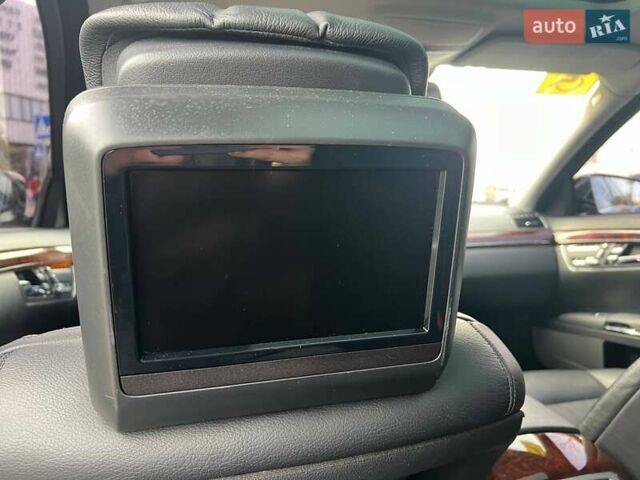 Черный Мерседес С Класс, объемом двигателя 5.46 л и пробегом 312 тыс. км за 19990 $, фото 26 на Automoto.ua