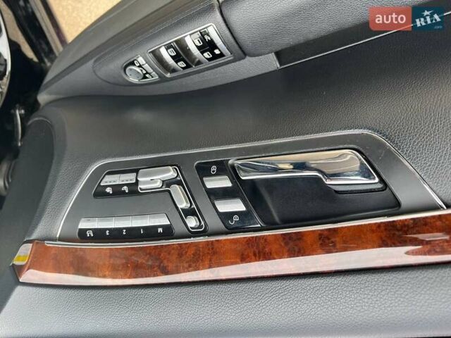 Черный Мерседес С Класс, объемом двигателя 5.46 л и пробегом 312 тыс. км за 19990 $, фото 13 на Automoto.ua