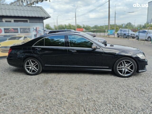 Черный Мерседес С Класс, объемом двигателя 5.5 л и пробегом 176 тыс. км за 15000 $, фото 4 на Automoto.ua