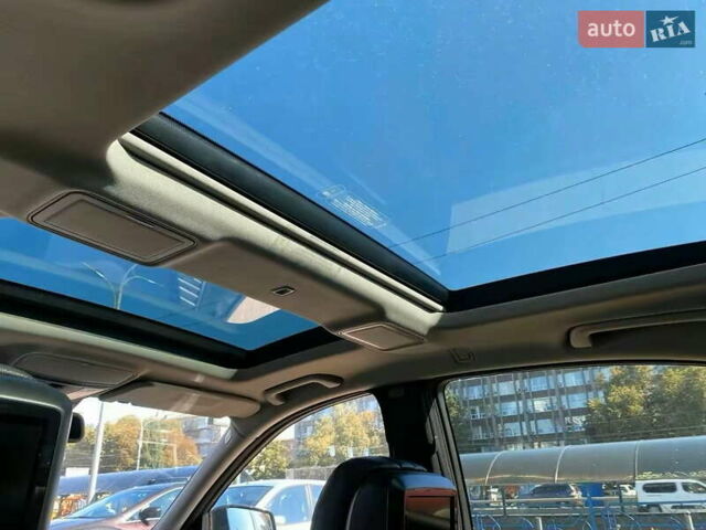 Черный Мерседес С Класс, объемом двигателя 5.5 л и пробегом 234 тыс. км за 15900 $, фото 28 на Automoto.ua