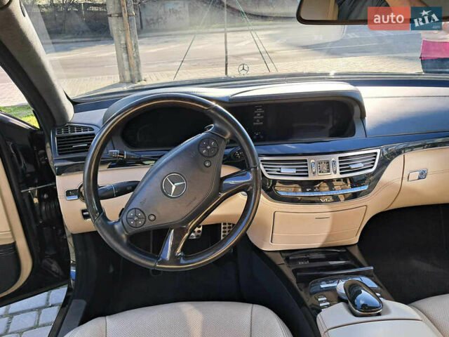 Черный Мерседес С Класс, объемом двигателя 5.5 л и пробегом 156 тыс. км за 22000 $, фото 16 на Automoto.ua