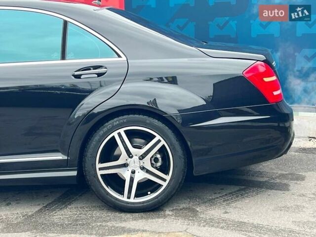 Черный Мерседес С Класс, объемом двигателя 5.5 л и пробегом 280 тыс. км за 22500 $, фото 16 на Automoto.ua