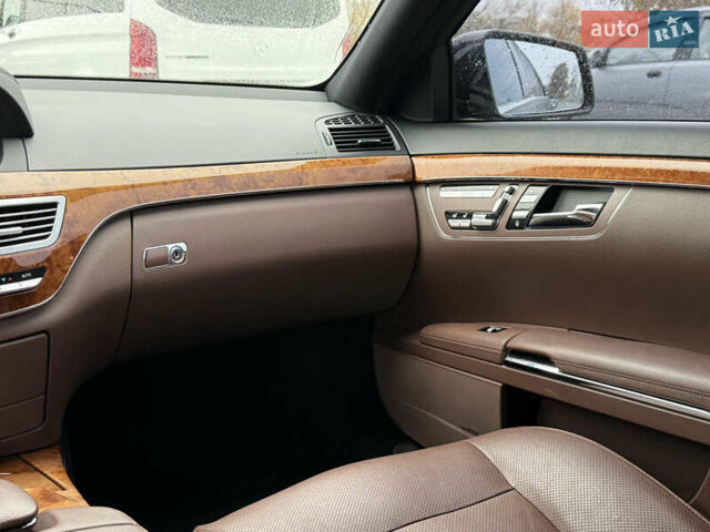 Черный Мерседес С Класс, объемом двигателя 3.5 л и пробегом 80 тыс. км за 19000 $, фото 31 на Automoto.ua