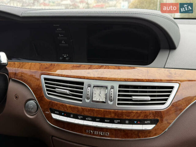 Черный Мерседес С Класс, объемом двигателя 3.5 л и пробегом 80 тыс. км за 19000 $, фото 42 на Automoto.ua