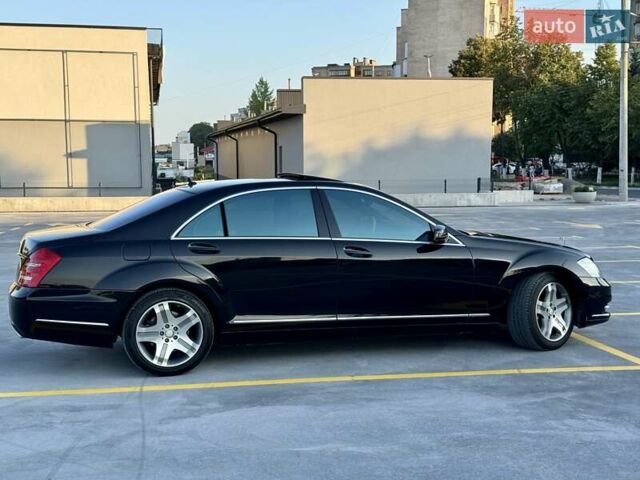 Черный Мерседес С Класс, объемом двигателя 5.5 л и пробегом 370 тыс. км за 13990 $, фото 19 на Automoto.ua