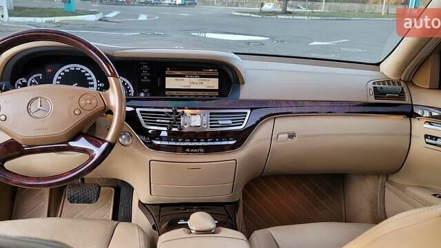 Черный Мерседес С Класс, объемом двигателя 5.5 л и пробегом 225 тыс. км за 16200 $, фото 13 на Automoto.ua