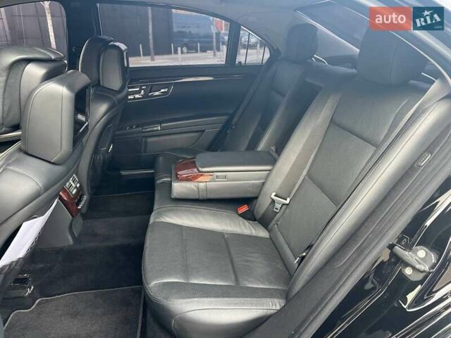 Черный Мерседес С Класс, объемом двигателя 5.46 л и пробегом 312 тыс. км за 19990 $, фото 10 на Automoto.ua