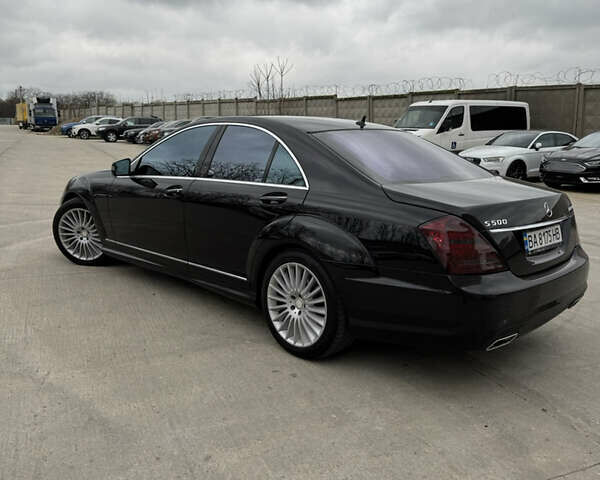 Черный Мерседес С Класс, объемом двигателя 5.5 л и пробегом 299 тыс. км за 11999 $, фото 6 на Automoto.ua
