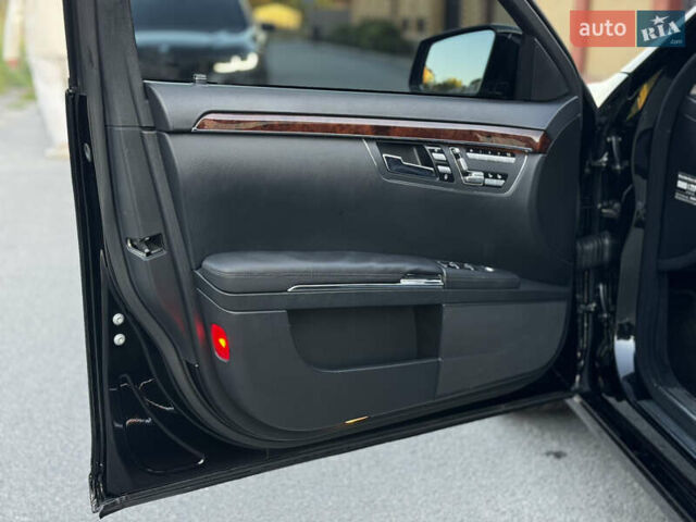 Черный Мерседес С Класс, объемом двигателя 3 л и пробегом 279 тыс. км за 18499 $, фото 39 на Automoto.ua