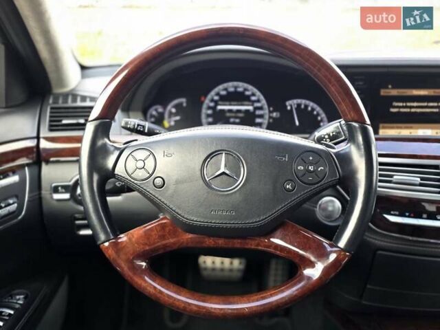 Чорний Мерседес С Клас, об'ємом двигуна 5.5 л та пробігом 212 тис. км за 14900 $, фото 23 на Automoto.ua