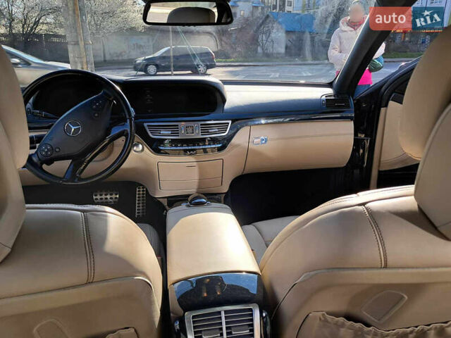 Черный Мерседес С Класс, объемом двигателя 5.5 л и пробегом 156 тыс. км за 22000 $, фото 17 на Automoto.ua