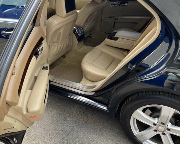 Черный Мерседес С Класс, объемом двигателя 5.46 л и пробегом 296 тыс. км за 17500 $, фото 6 на Automoto.ua