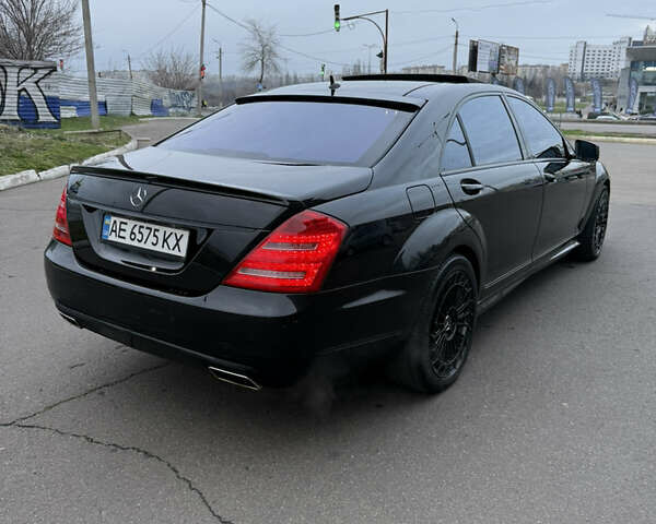 Чорний Мерседес С Клас, об'ємом двигуна 5.5 л та пробігом 213 тис. км за 17000 $, фото 10 на Automoto.ua