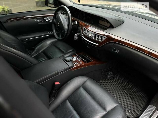 Черный Мерседес С Класс, объемом двигателя 2.99 л и пробегом 496 тыс. км за 16999 $, фото 9 на Automoto.ua