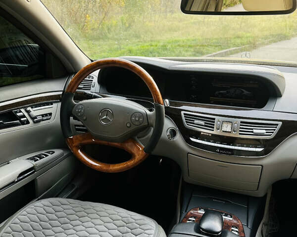 Чорний Мерседес С Клас, об'ємом двигуна 2.99 л та пробігом 220 тис. км за 6900 $, фото 6 на Automoto.ua