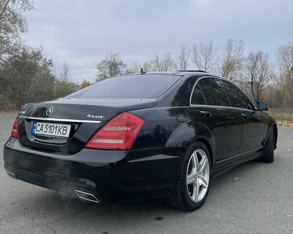 Черный Мерседес С Класс, объемом двигателя 5.46 л и пробегом 275 тыс. км за 20700 $, фото 4 на Automoto.ua