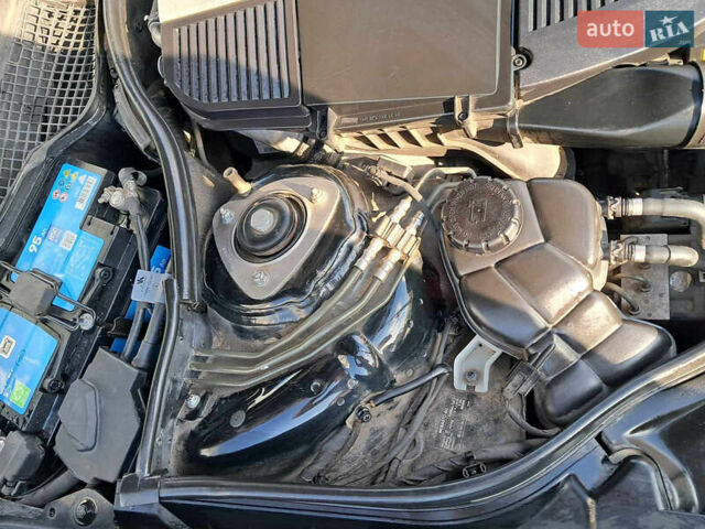 Черный Мерседес С Класс, объемом двигателя 5.5 л и пробегом 156 тыс. км за 22000 $, фото 25 на Automoto.ua