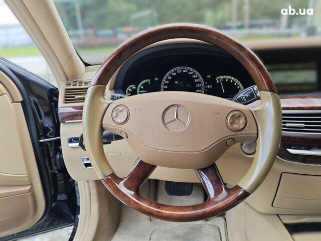 Черный Мерседес С Класс, объемом двигателя 5.5 л и пробегом 176 тыс. км за 15000 $, фото 16 на Automoto.ua