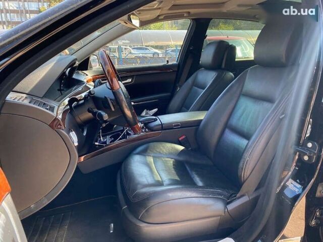 Чорний Мерседес С Клас, об'ємом двигуна 5.5 л та пробігом 234 тис. км за 17900 $, фото 10 на Automoto.ua