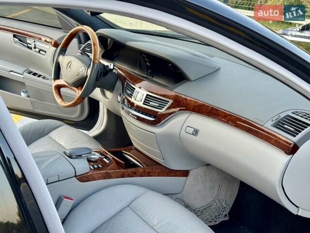 Черный Мерседес С Класс, объемом двигателя 5.5 л и пробегом 370 тыс. км за 13990 $, фото 22 на Automoto.ua