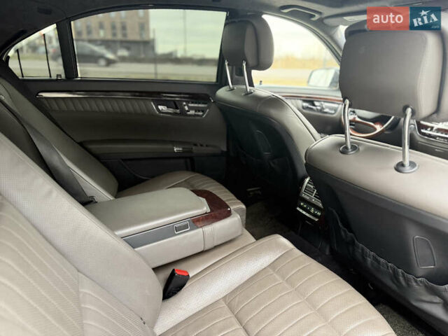 Чорний Мерседес С Клас, об'ємом двигуна 5 л та пробігом 242 тис. км за 12900 $, фото 27 на Automoto.ua