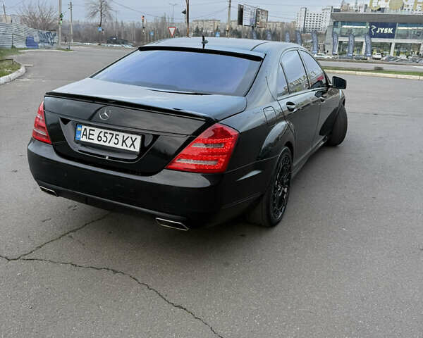 Чорний Мерседес С Клас, об'ємом двигуна 5.5 л та пробігом 213 тис. км за 17000 $, фото 3 на Automoto.ua