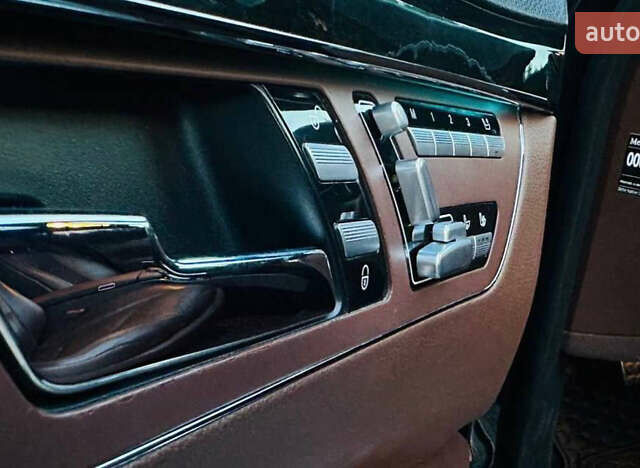 Черный Мерседес С Класс, объемом двигателя 5.5 л и пробегом 299 тыс. км за 11999 $, фото 18 на Automoto.ua