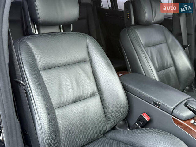 Чорний Мерседес С Клас, об'ємом двигуна 5.5 л та пробігом 310 тис. км за 14999 $, фото 55 на Automoto.ua