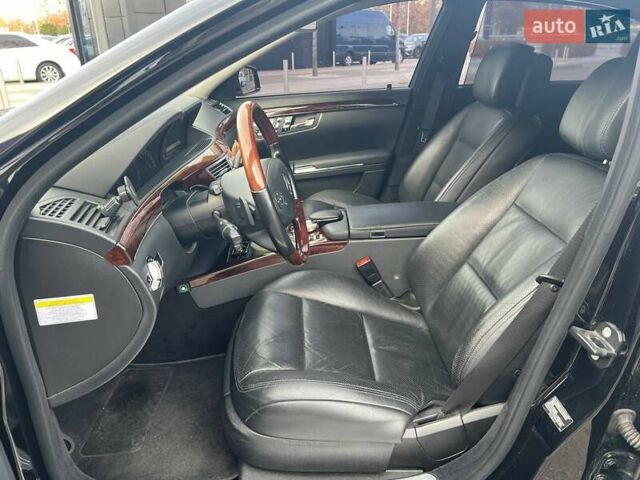 Черный Мерседес С Класс, объемом двигателя 5.46 л и пробегом 312 тыс. км за 19990 $, фото 9 на Automoto.ua