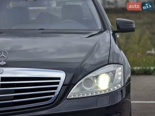Чорний Мерседес С Клас, об'ємом двигуна 5.5 л та пробігом 212 тис. км за 14900 $, фото 12 на Automoto.ua