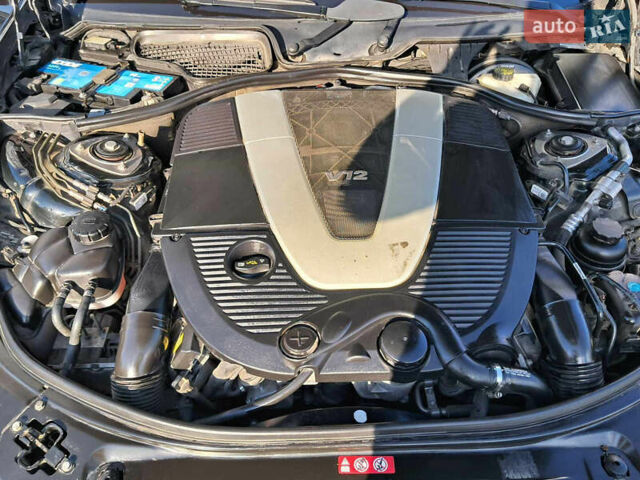 Черный Мерседес С Класс, объемом двигателя 5.5 л и пробегом 156 тыс. км за 22000 $, фото 24 на Automoto.ua