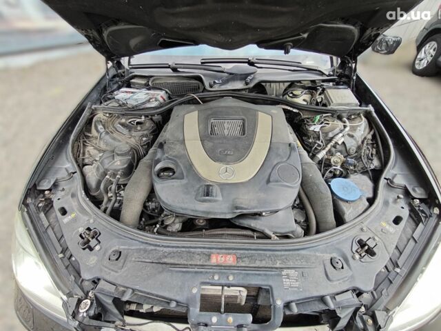 Черный Мерседес С Класс, объемом двигателя 5.5 л и пробегом 176 тыс. км за 15000 $, фото 19 на Automoto.ua