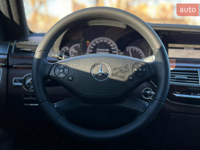 Черный Мерседес С Класс, объемом двигателя 5.46 л и пробегом 262 тыс. км за 14999 $, фото 7 на Automoto.ua