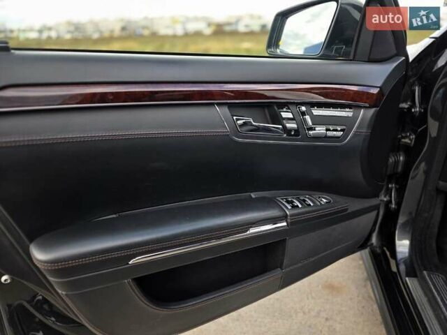 Чорний Мерседес С Клас, об'ємом двигуна 5.5 л та пробігом 212 тис. км за 14900 $, фото 17 на Automoto.ua