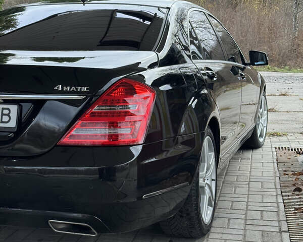 Черный Мерседес С Класс, объемом двигателя 5.46 л и пробегом 333 тыс. км за 14999 $, фото 13 на Automoto.ua