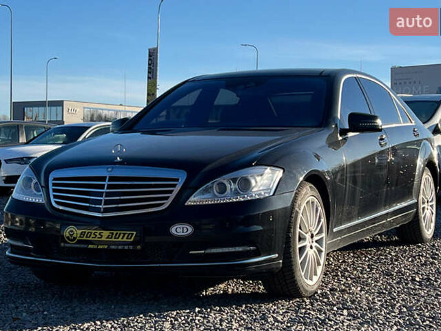 Черный Мерседес С Класс, объемом двигателя 5.46 л и пробегом 262 тыс. км за 14999 $, фото 2 на Automoto.ua