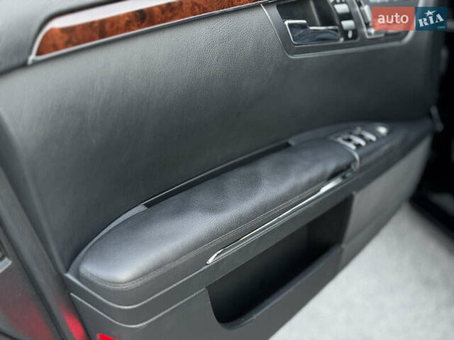 Черный Мерседес С Класс, объемом двигателя 3 л и пробегом 279 тыс. км за 18499 $, фото 40 на Automoto.ua