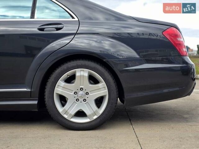 Чорний Мерседес С Клас, об'ємом двигуна 5.5 л та пробігом 212 тис. км за 14900 $, фото 15 на Automoto.ua