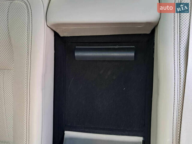 Черный Мерседес С Класс, объемом двигателя 5.5 л и пробегом 156 тыс. км за 22000 $, фото 39 на Automoto.ua