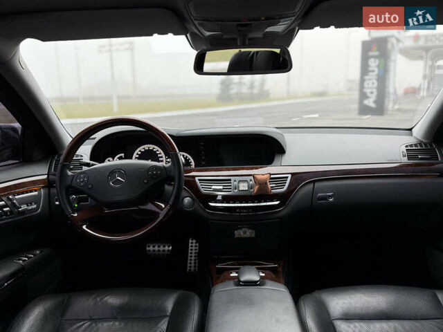 Чорний Мерседес С Клас, об'ємом двигуна 5.5 л та пробігом 310 тис. км за 14999 $, фото 50 на Automoto.ua
