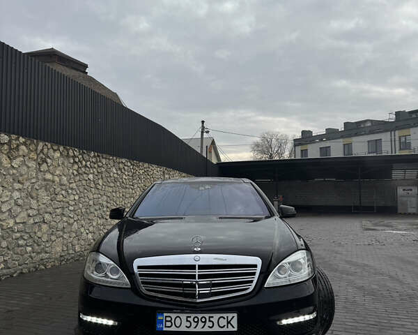 Черный Мерседес С Класс, объемом двигателя 3.5 л и пробегом 323 тыс. км за 18700 $, фото 2 на Automoto.ua
