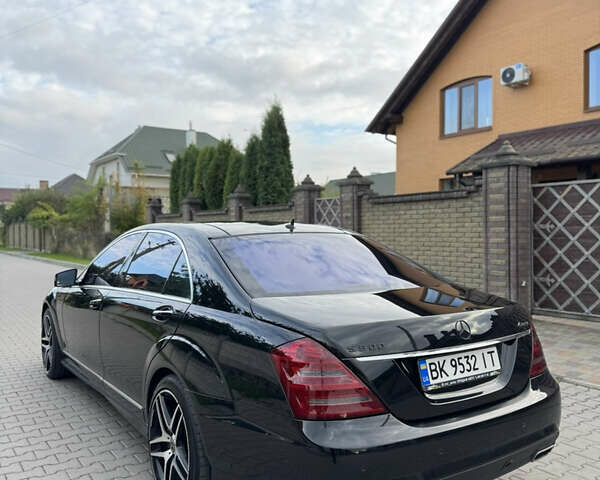 Черный Мерседес С Класс, объемом двигателя 5.46 л и пробегом 228 тыс. км за 14950 $, фото 6 на Automoto.ua