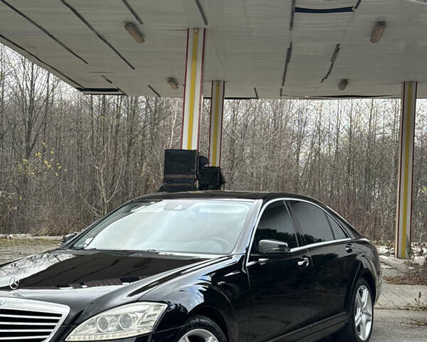 Черный Мерседес С Класс, объемом двигателя 5.46 л и пробегом 333 тыс. км за 14999 $, фото 4 на Automoto.ua