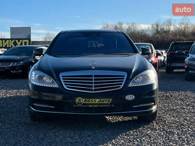 Черный Мерседес С Класс, объемом двигателя 5.46 л и пробегом 262 тыс. км за 14999 $, фото 1 на Automoto.ua