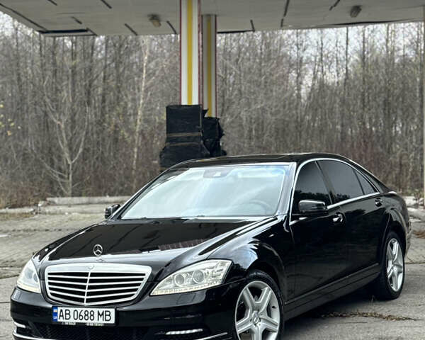 Черный Мерседес С Класс, объемом двигателя 5.46 л и пробегом 333 тыс. км за 14999 $, фото 1 на Automoto.ua