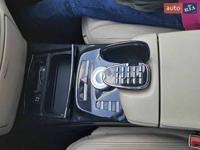 Черный Мерседес С Класс, объемом двигателя 5.5 л и пробегом 156 тыс. км за 22000 $, фото 48 на Automoto.ua