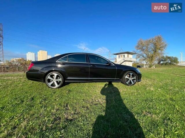 Мерседес С Класс 2010 в Киеве на Automoto.ua Черный Мерседес С Класс, объемом двигателя 5.5 л и пробегом 220 тыс. км за 17700 $, фото 18 на Automoto.ua