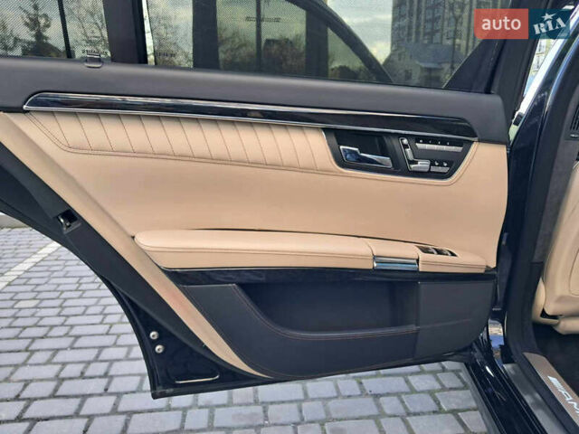 Черный Мерседес С Класс, объемом двигателя 5.5 л и пробегом 156 тыс. км за 22000 $, фото 37 на Automoto.ua